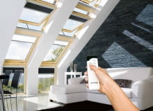 Steruj wygodnie. Okno obrotowe FTP-V Z-WAVE działa na pilota. Ma wbudowany czujnik deszczu, zamknie się więc automatycznie, gdy zacznie padać. Cena od 2634 zł, Fakro STERUJ WYGODNIE. Okno obrotowe FTP-V Z-WAVE działa na pilota. Ma wbudowany czujnik deszczu, zamknie się więc automatycznie, gdy zacznie padać. Cena od 2634 zł, Fakro