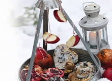 Vogelfutter - Tablett mit Fr´chten und Futter aus Backf^rmchen, Stepps: 218940, 218943, 218944, 218945 SLOWA KLUCZOWE: Balkon Futter f´ttern Garten Garten im Winter Idee Kreativ Kreatives Kreativ-Idee Schnee Tablett Vogel Vogelfutter Winter Winterbalkon winterlich