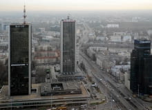 Nowe wieżowce są planowane w sąsiedztwie hotelu Marriott, m.in. u zbiegu Al. Jerozolimskich i ul. Chałubińskiego 11.12.2015 Warszawa . WIdok z apartamentowca Zlota44 na poludnie , al. Niepodległości , Filtry Warszawskie , wiezowce Mariott (L), Oxford Tower (C) , Orco Tower - Comarch (P). Fot. Franciszek Mazur / Agencja Gazeta SLOWA KLUCZOWE: panorama architektura miasto