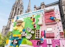 Ścianka wspinaczkowa pełna mebli IKEA; proj. Ubi Bene IKEA, meble IKEA, ścianka IKEA, ścianka wspinaczkowa