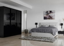 Kadr z filmu "The Call", powstałego z inicjatywy BoConcept BoConcept, duński design, film