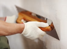 Czy i jak wykonywać tynki i wylewki zimą?