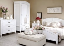 Koronki, falbanki, kwiatowe motywy dekoracyjne i jasna, pastelowa kolorystyka tworzą specyficzną, bardzo kobiecą i romantyczną atmosferę wnętrz. 12.06.2009 WARSZAWA