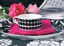 24.10.2011 , WNETRZA , KOLOR I WZOR , TEMAT KROPKI I KWIATKI ( LACZENIE WZOROW - OWALNE ) , SESJA DLA : CZTERY KATY , STYLIZACJA JOANNA PLACHECKA . FOT. MICHAL MUTOR / AGENCJA GAZETA