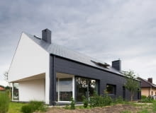 Dom w Kobylance powstał w typie 'nowoczesnej stodoły' Dom w Kobylance - nowoczesne oblicze domu na wsi