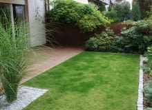 Mały ogród przy szeregowcu. Mały ogród przy szeregowcu.