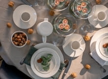 Świąteczny stół, a na nim zestaw Motif. Świąteczny stół, a na nim zestaw Motif.