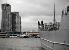 Oprócz ORP Lublin w najbliższych dniach w pobliżu Sea Towers będzie można zwiedzać dwa inne okręty: niszczyciel min ORP Flaming oraz okręt hydrograficzny ORP Arctowski. 26.06.2012 GDYNIA , SKWER KOSCIUSZKI , OKRET MARYNARKI WOJENNEJ ' LUBLIN ' STACJONUJACY NA CODZIEN W PORCIE W SWINOUJSCIU . FOT. RENATA DABROWSKA / AGENCJA GAZETA SLOWA KLUCZOWE: MARYNARKA WOJENNA OKRET STATEK MARYNARZE LUBLIN SWINOUJSCIE