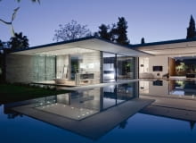 Dom w Tel Awiwie sprawia wrażenie, jakby unosił się na wodzie. Pitsou Kedem, architektura