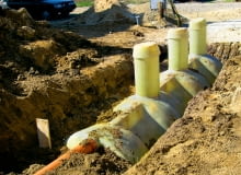 Na działce bez mediów wszystkie instalacje musimy wykonać na własny koszt osadnik gnilny