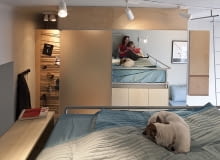 Kawalerka, o powierzchni 22 m kw, znajduje się w centrum Warszawy, w budynku z lat 50. XX w. małe mieszkanie, kawalerka, jak urządzić kawalerkę, rozwiązania do małych mieszkań, jak urządzić małe mieszkanie, nowoczesna kawalerka