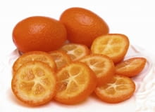 Z owoców kumkwatu uzyskamy sok bogaty w witaminy.