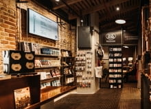 Nowa odsłona punktu Bilety/Info w Muzeum Fabryki Norblina. Proj. Jakub Szczęsny