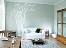 Tynki gipsowe wykonuje się coraz częściej, bo kładzie się je jedną warstwą, która jest idealnie gładka i szybko wysycha 13.07.2004 WARSZAWA METAMORFOZA , PO ZMIANIE , MIESZKANIE PO METAMORFOZIE , STYLIZACJA MAGDA BOROWIAK DLA CZASOPISMA CZTERY KATY FOT. ARKADIUSZ SCICHOCKI / AGENCJA GAZETA PUBLIKACJA CZTERY KATY NR 9 (155) - 9.2004