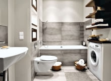 Usytuowanie łazienek, ich wyposażenie i liczba to ważny element komfortu. Dobrze zaprojektowane łazienki i ich dostateczna liczba usprawniają życie domowników. Decyzje z tym związane najlepiej podejmować na etapie projektowania, uzgadniając je z architektem. WNETRZA , LAZIENKA STYLIZACJA KAMILA MAKARUK FOT. MONIKA LEWANDOWSKA / PHOTOTAPETA PUBLIKACJA CZTERY KATY NR 2 (232) - 2 2011 PUBLIKACJA CZTERY KATY NR 1 (243) - 1 2012