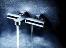 Bateria termostatyczna jest bardzo bezpieczna w użytkowaniu - w razie awarii w instalacji termostat zablokuje wypływ gorącej wody Bateria termostatyczna jest bardzo bezpieczna w użytkowaniu - w razie awarii w instalacji termostat zablokuje wypływ gorącej wody