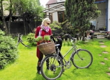Małgorzata Braunek w swoim ogrodzie UWAGA ! DO JEDNORAZOWEJ PUBLIKACJI MALGORZATA BRAUNEK ( AKTORKA ) W SWOIM OGRODZIE Z PSEM FOT. MAREK SZYMANSKI PUBLIKACJA OGRODY NR 7 (135) - 7 2010 SLOWA KLUCZOWE: AKTORKA SYTUACYJNE OGROD PIES ZDJĘCIE DO WKŁADKI: PUBLIKACJA OGRODY NR 7 (135) - CZASOPISMA