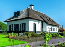 Czyste Powietrze to program dotacyjny wspierający gospodarstwa domowe w przeprowadzeniu termomodernizacji budynku – od wymiany przestarzałych źródeł ciepła tzw. kopciuchów, przez ocieplenie przegród, aż po wymianę stolarki okiennej i drzwiowej. Czyste Powietrze to program dotacyjny wspierający gospodarstwa domowe w przeprowadzeniu termomodernizacji budynku – od wymiany przestarzałych źródeł ciepła tzw. kopciuchów, przez ocieplenie przegród, aż po wymianę stolarki okiennej i drzwiowej.