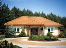 Najprostsza forma ganku, czyli zadaszenie nad wejściem do domu, wsparte na kolumnach Najprostsza forma ganku, czyli zadaszenie nad wejściem do domu, wsparte na kolumnach