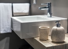 Ekowyposażenie łazienki – jak stworzyć ekologiczną przestrzeń?