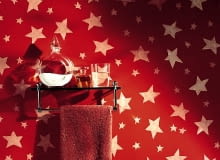 Gwiazdki malowane według szablonu, farbą brokatową świecącą w ciemności Gwiazdki malowane według szablonu, farbą brokatową świecącą w ciemności