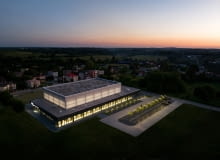 Hala sportowa przypominająca lampion