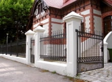 Malownie metalu PUBLIKACJA DO WYKORZYSTANIA PO UZGODNIENIU Z AUTOREM PLOT METALOWY OGRODZENIE METALOWE KUTE KOWALSTWO ARTYSTYCZNE PODMOROWKA FOT. PAWEL SLOMCZYNSKI / AGENCJA GAZETA SLAJD MALY PUBLIKACJA KWIETNIK NUMER SPECJALNY - OGRODZENIA - JESIEN 2003 PUBLIKACJA OGRODY NR 2 (70) - 2.2005