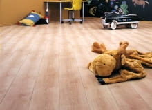 Warto, by panele podłogowe do pokoju dziecięcego miały powłokę elektrostatyczną i antybakteryjną Warto, by panele podłogowe do pokoju dziecięcego miały powłokę elektrostatyczną i antybakteryjną