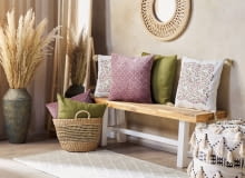 Bawełniana poduszka dekoracyjna motyw roślinny z frędzlami 45 x 45 cm wielokolorowa CARISSA Bawełniana poduszka dekoracyjna motyw roślinny z frędzlami 45 x 45 cm wielokolorowa CARISSA