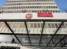 14.01.2015 Gorzow Wielkopolski . Lubuski Urzad Wojewodzki po remoncie glownego wejscia w ostatni dzien remontu . Fot. Daniel Adamski / Agencja Gazeta DLOZI strony lokalne GW - Zielona Góra SLOWA KLUCZOWE: URZAD WOJEWODA REMONT ZDJĘCIE DO WKŁADKI: DLOZI strony lokalne GW - Zielona Góra