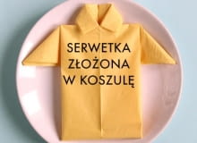Serwetka złożona w kształt koszuli