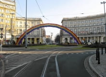 Tęcza nad pl. Zbawiciela Tęcza zawiśnie nad pl. Zbawiciela