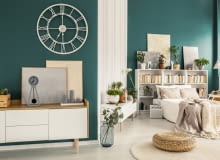 Szmaragdowy kolor na ścianach Z czym łączyć kolor szmaragdowy we wnętrzach?