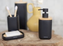 drewniane akcesoria do łazienki