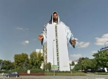 Blok z warszawskiego Bródna - wizja pomnika przygotowana przez portal WawaLove.pl Blok z warszawskiego Bródna - wizja pomnika przygotowana przez portal WawaLove.pl