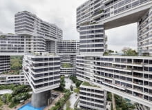Interlace: apartamentowiec w Singapurze zaprojektowany przez OMA i Ole Sheerena. Wertykalna wioska złożona z 31 bloków poukładanych na sobie niczym klocki wokół zielonych dziedzińców. Interlace: apartamentowiec w Singapurze zaprojektowany przez OMA i Ole Sheerena. Wertykalna wioska złożona z 31 bloków poukładanych na sobie niczym klocki wokół zielonych dziedzińców.