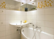 NAROŻNA UMYWALKA ma kształt, który umożliwia zainstalowanie jej nad węższą częścią wanny. Pod umywalką nie da się, niestety, umieścić szafki, ale jej poszerzony blat można wykorzystać jako półkę na kosmetyki. NAROŻNA UMYWALKA ma kształt, który umożliwia zainstalowanie jej nad węższą częścią wanny. Pod umywalką nie da się, niestety, umieścić szafki, ale jej poszerzony blat można wykorzystać jako półkę na kosmetyki.