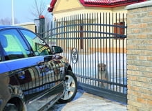 Brama wjazdowa powinna być odpowiednio przygotowana do zimy; inaczej może się nie otworzyć w najmniej oczekiwanym momencie bramy wjazdowe