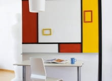 Zrób to sam: ozdoby ze sztukaterii. Z gotowych listew sztukateryjnych można w krótkim czasie wyczarować oryginalne dekoracje ścian. Takie ozdoby będą pasowały do wnętrz w każdym stylu. Dzieła twórcy abstrakcji geometrycznej nieustannie inspirują nie tylko malarzy, ale również projektantów przedmiotów domowego użytku. Pódźmy w ich ślady - stwórzy dzieło w jego stylu na ścianie. Zaczynamy od rozrysowania obrazu na papierze, najlepiej w skali 1:1. Potem przycinamy listwy sztukateryjne, malujemy je i przyklejamy do ściany. Wyznaczone w ten sposób pola zamalowujemy farbami w podstawowych kolorach. Zrób to sam: ozdoby ze sztukaterii. Z gotowych listew sztukateryjnych można w krótkim czasie wyczarować oryginalne dekoracje ścian. Takie ozdoby będą pasowały do wnętrz w każdym stylu. Dzieła twórcy abstrakcji geometrycznej nieustannie inspirują nie tylko malarzy, ale również projektantów przedmiotów domowego użytku. Pódźmy w ich ślady - stwórzy dzieło w jego stylu na ścianie. Zaczynamy od rozrysowania obrazu na papierze, najlepiej w skali 1:1. Potem przycinamy listwy sztukateryjne, malujemy je i przyklejamy do ściany. Wyznaczone w ten sposób pola zamalowujemy farbami w podstawowych kolorach.