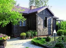 ONE TIME USE ONLY DO JEDNOKROTNEJ PUBLIKACJI DOM DREWNIANY Z BALI , PARTEROWY , Z GARAZEM FOT. LILIANA JAMPOLSKA PUBLIKACJA LADNY DOM NR 8 (106) - 8 2007