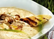 07.07.2009 KUCHNIA GRZYBY PRAWDZIWA ZUPA GRZYBOWA STYLIACJA TOMASZ WOZNIAK FOT. MARCIN KLABAN / AGENCJA GAZETA PUBLIKACJA KUCHNIA NR 9 (175) - 9 2009