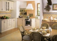 Płytki ścienne rozplanowane w układzie tradycyjnym i w karo. układanie płytek