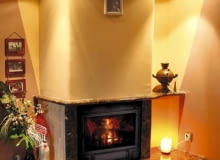 Zabudowany kominek z płaszczem wodnym trudno jest odróżnić od takiego ze zwykłym wkładem Zabudowany kominek z płaszczem wodnym trudno jest odróżnić od takiego ze zwykłym wkładem