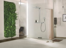 Drążek ze słuchawką i baterią czy panel albo i zestaw natryskowy z półką, siedziskiem oraz dyszami masującymi? Coraz częściej stawiamy na ten drugi wariant. Oto nasz przegląd - od najtańszych zestawów, po zdecydowanie droższe... Hansgrohe SE