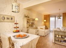 UWAGA ! PONOWNA PUBLIKACJA WYLACZNIE ZA ZGODA WLASCICIELI 07.03.2009 , GDANSK MIESZKANIE W BLOKU - WNETRZA , POKOJ DZIENNY STYLIZACJA MARIANNA BAUMAN FOT. RADOSLAW WOJNAR PUBLIKACJA CZTERY KATY NR 7 (213) - 7 2009 SLOWA KLUCZOWE: WNETRZE ARCHITEKTURA ZDJĘCIE DO WKŁADKI: PUBLIKACJA CZTERY KATY NR 7 (213) - CZASOPISMA