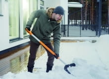 Śnieg najlepiej usuwać, gdy jest świeży i lekki