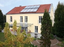 Kolektory słoneczne zamontowane na dachu kolektory słoneczne