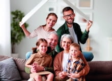 Dziś polskie domy to zupełnie inne budynki niż te sprzed kilkunastu lat. Wyraźnie zmieniło się zarówno podejście Polaków do projektowania, jak i ich potrzeby i oczekiwania