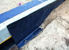 Niezależnie od sposobu posadowienia, dom trzeba oddzielić od gruntu solidną warstwą izolacji termicznej.