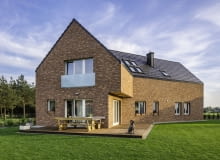 Dom na Śląsku. Powierzchnia użytkowa: 170,26 m. kw. Powierzchnia działki: 288 m.kw. Autor projektu: arch. Michał Ciemniewski,  kontakt: http://architekt.mmhc.pl/ Dom na Śląsku